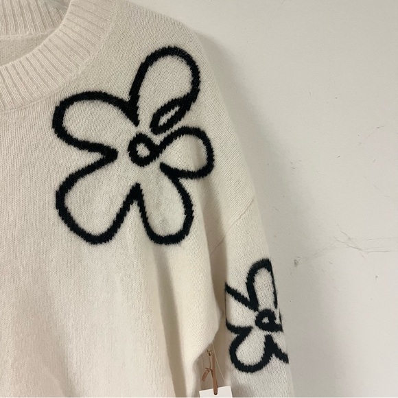 Cynthia Rowley Cream 100% cashmere sweater with black flower design - Picture 6 of 7